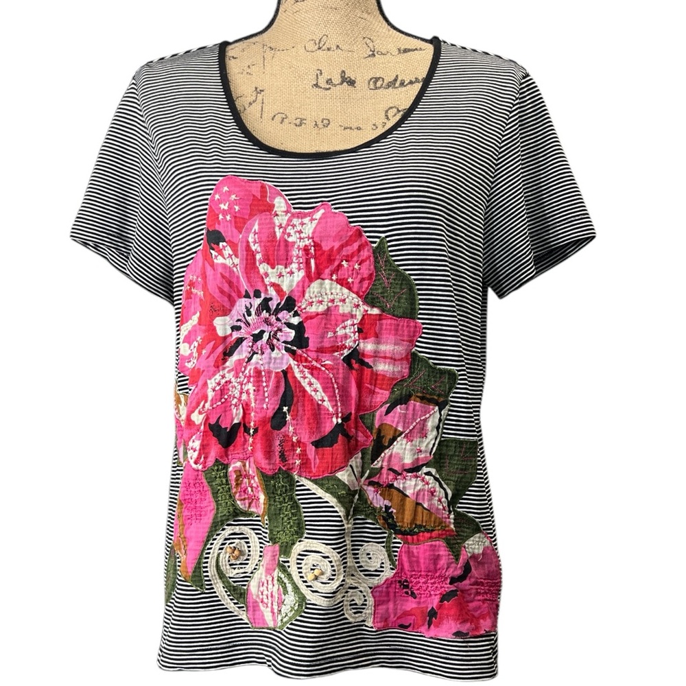 Pappagallo brand top featuring a striped pattern with an appliqué floral design.